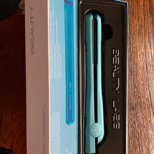 Ladies flat iron
